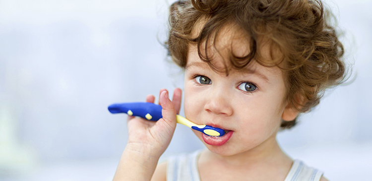 مسواک زدن کودکان