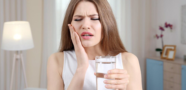 تحلیل لثه بعد از کشیدن دندان